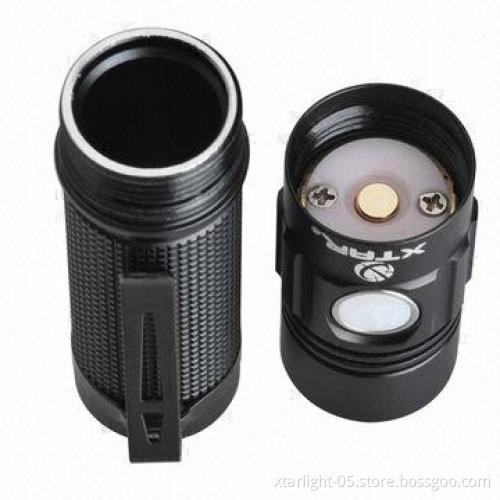 LED flashlight with max 300 lumen for everyday carry